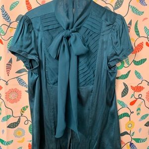 Emerald blouse, M/ L 93% Silk Pussy Bow